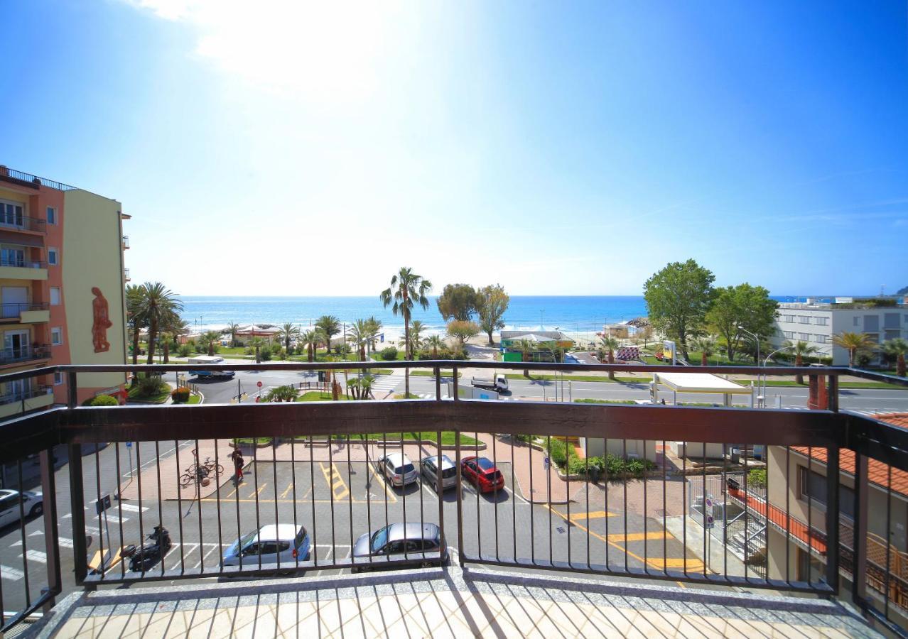 Sapore Di Sale Apartamento Marina dʼMarina dʼAndora Exterior foto